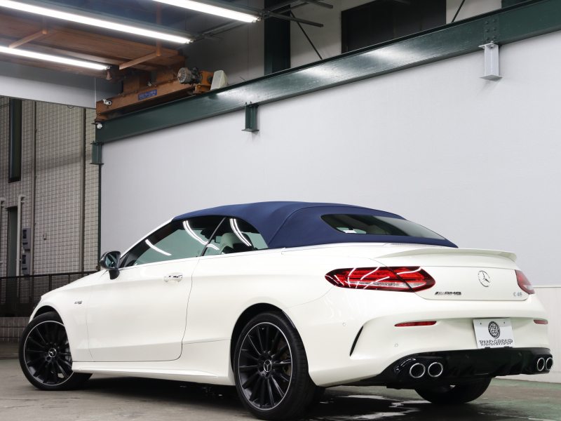 青幌×ホワイトレザーが映える AMG C43 4MATIC カブリオレをご紹介