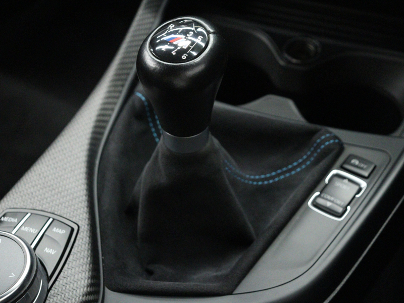 BMW M2 6速マニュアルが叶える本格スポーツドライビング