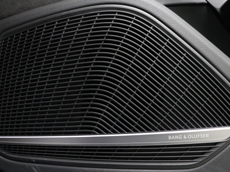アウディ RS5 スポーツバックが入庫!450psが生み出す上質なスポーツ性能