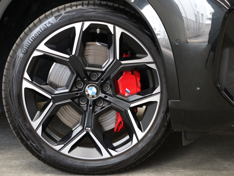 BMW X1 M35i xDrive 赤黒レザーとM専用装備が魅力の1台