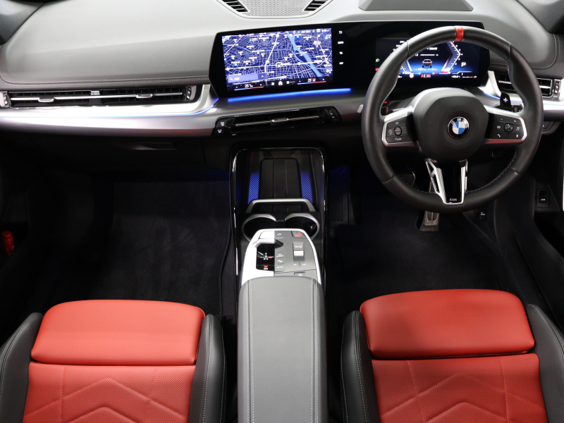 BMW X1 M35i xDrive 赤黒レザーとM専用装備が魅力の1台